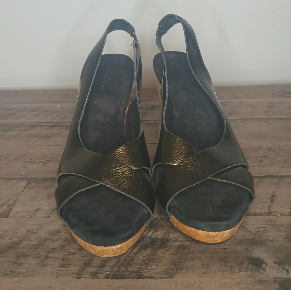 UGG excellent darkest